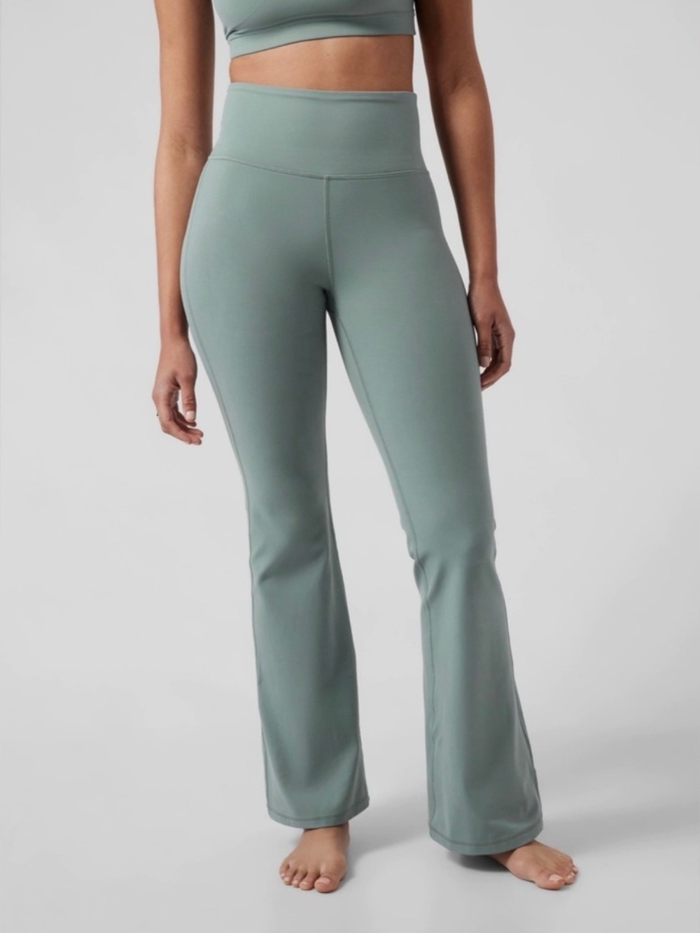 Athleta Elation Ultra Flare Stretchy Yoga Athleisure Pants in Minimalist Gray M